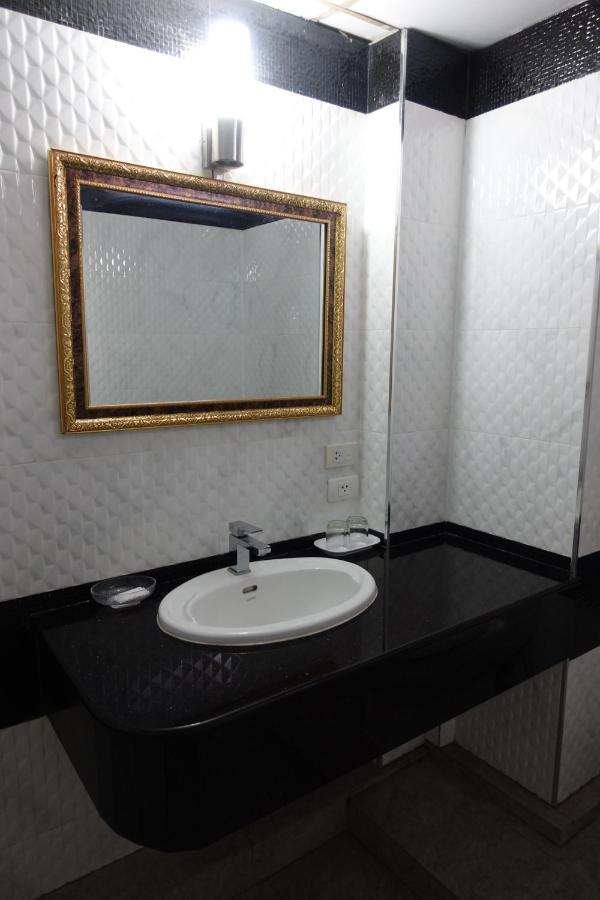 Serene Hotel Pattaya Extérieur photo