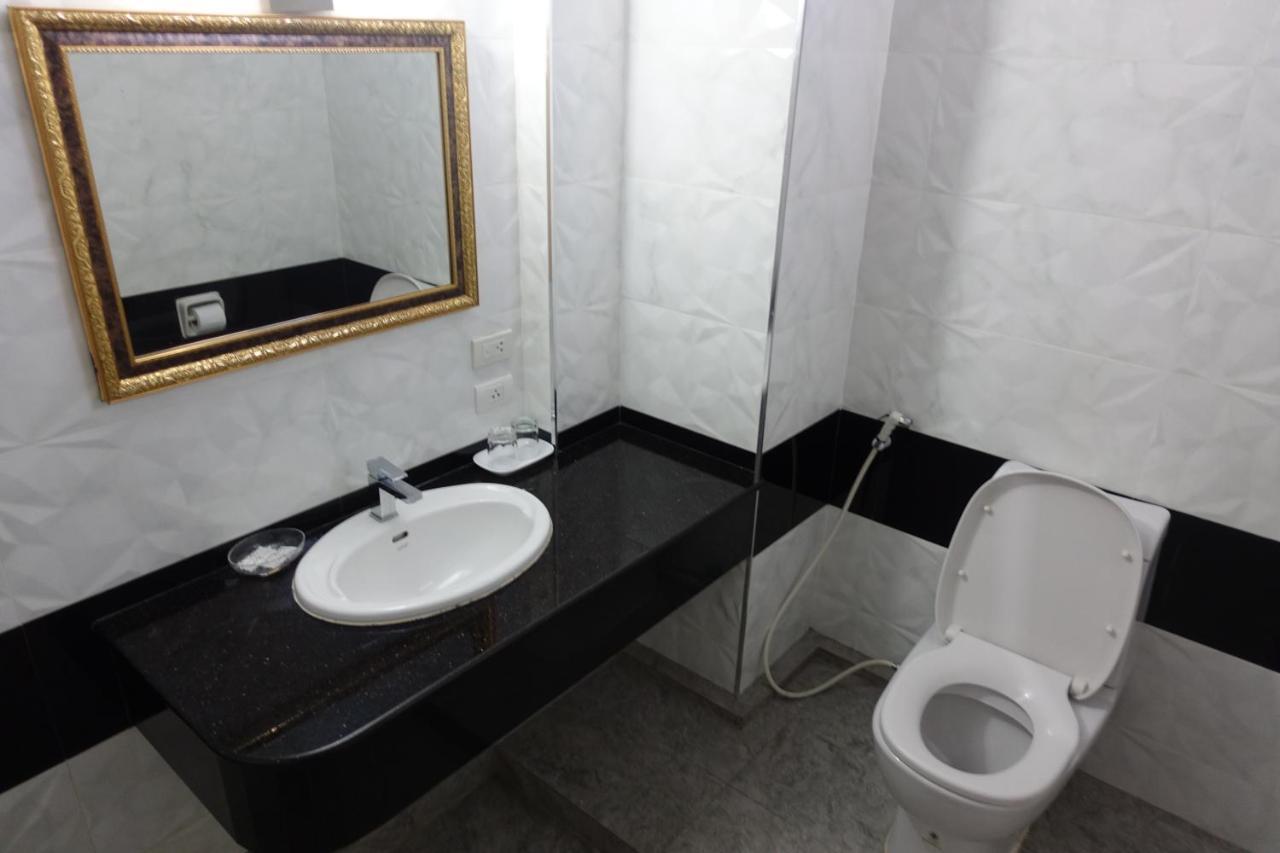 Serene Hotel Pattaya Extérieur photo