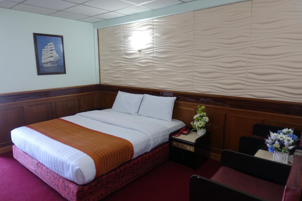 Serene Hotel Pattaya Extérieur photo